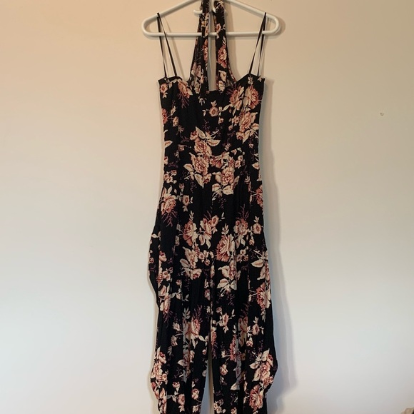 Floral Print Halter Top Jumpsuit - Picture 3 of 6